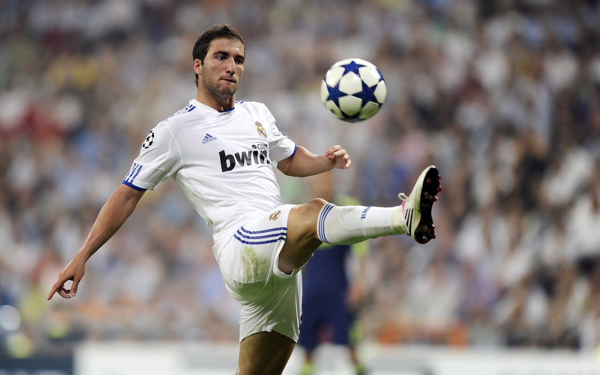 _高速刹车测试：未来汽车运动新体验_，高速刹车反应时间