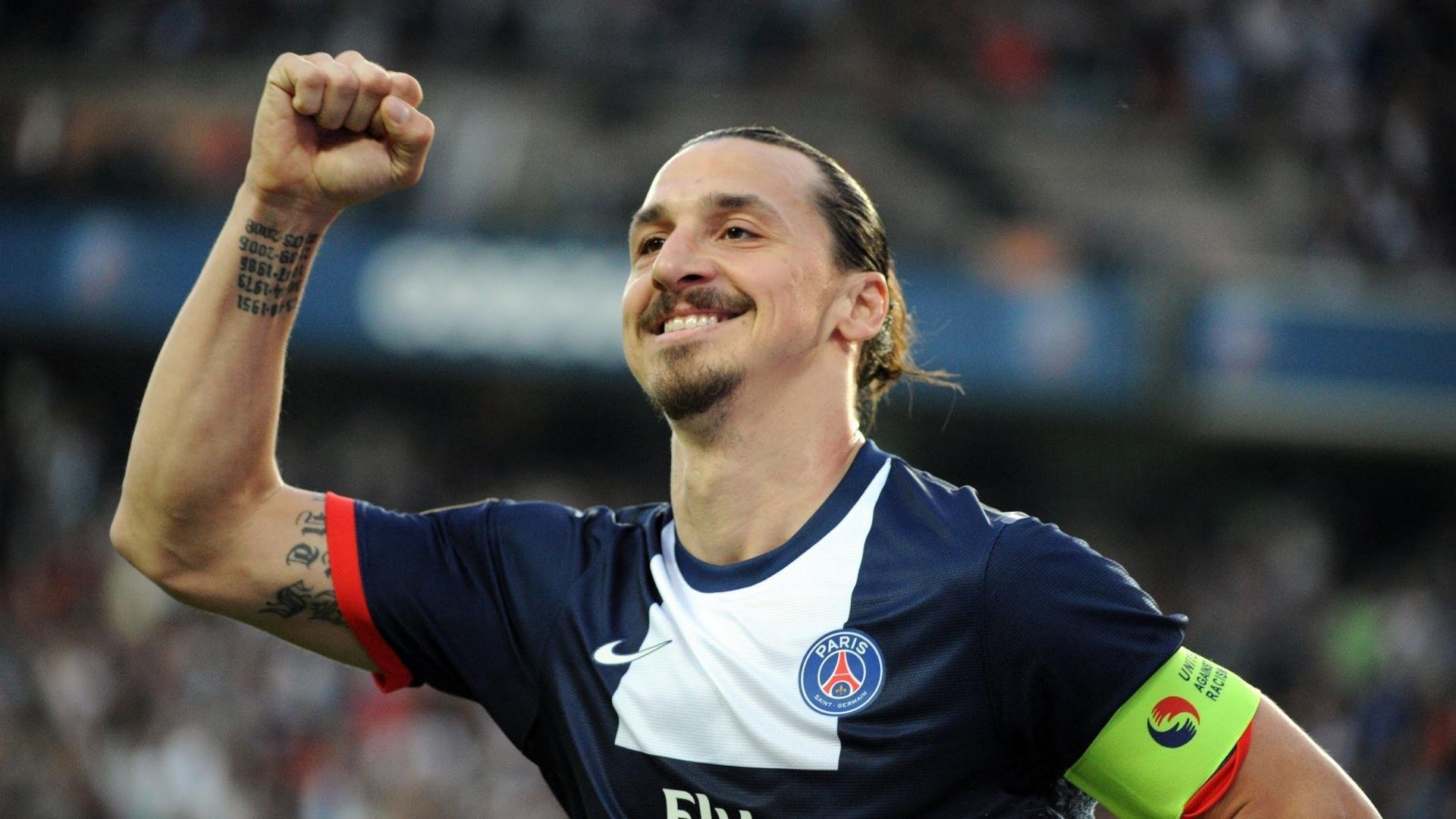 在季后赛关键战中，蒂伊多次抢断反击，成为球队防守的“定海神针”！